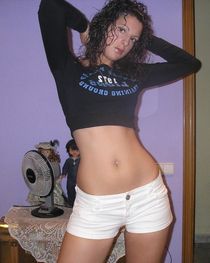 Tempting ebony girl Honey