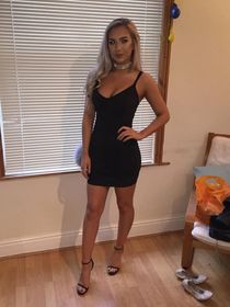 Amateur girls spread legs